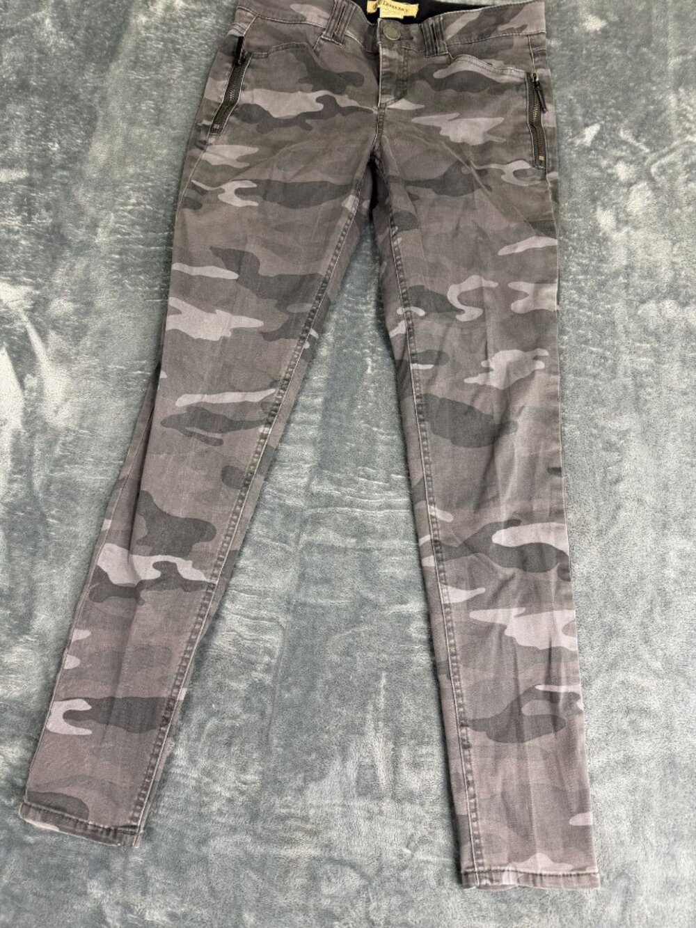 Democracy Womens Gray Camo Skinny Pants Zipper Pockets Size 6
